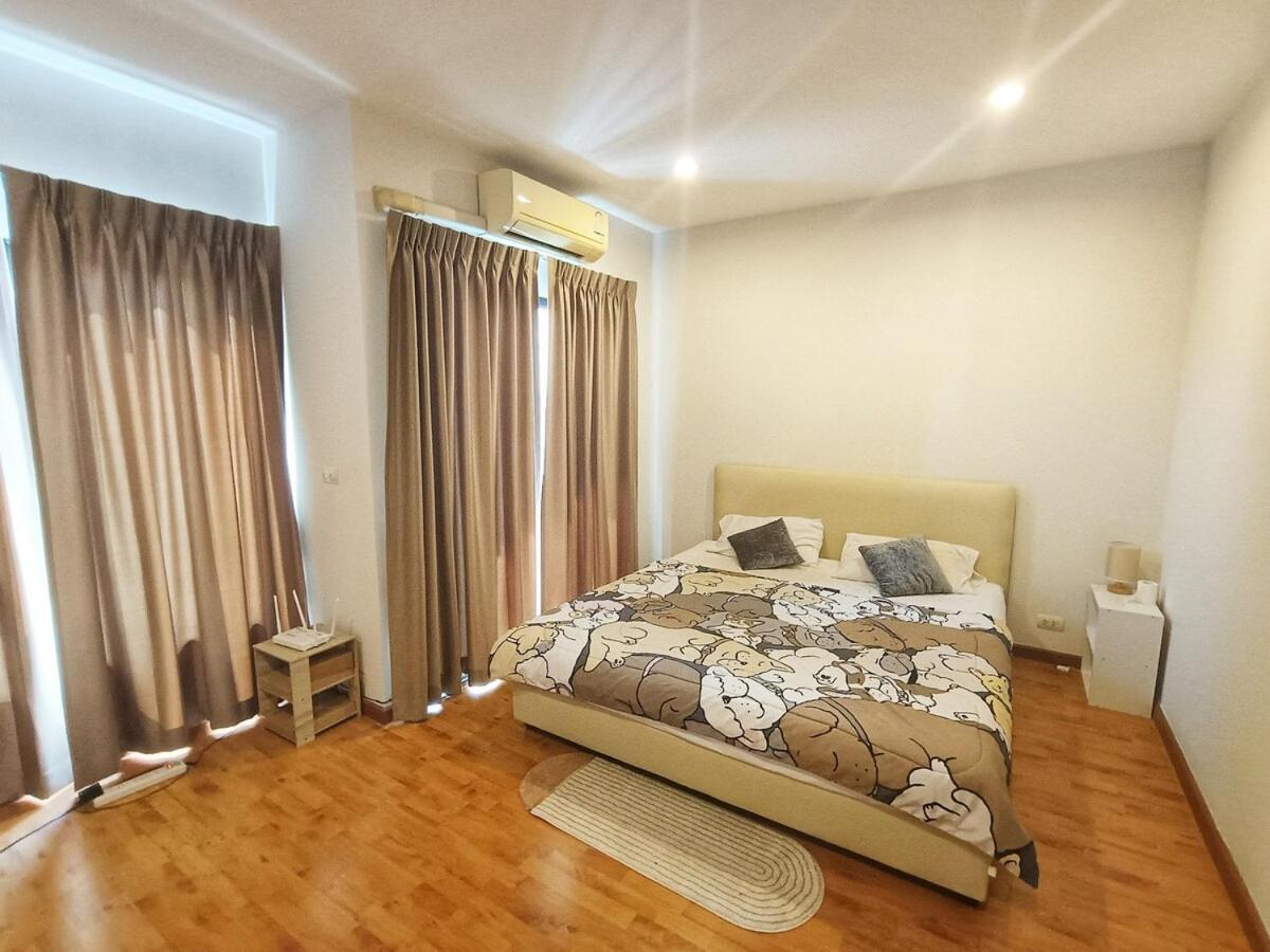 A Cozy 3-Story Townhome Near Bts & Lovely Estuary Ban Khlong Ta Khet Dış mekan fotoğraf