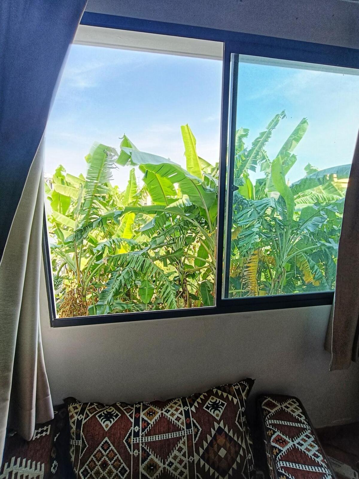 A Cozy 3-Story Townhome Near Bts & Lovely Estuary Ban Khlong Ta Khet Dış mekan fotoğraf