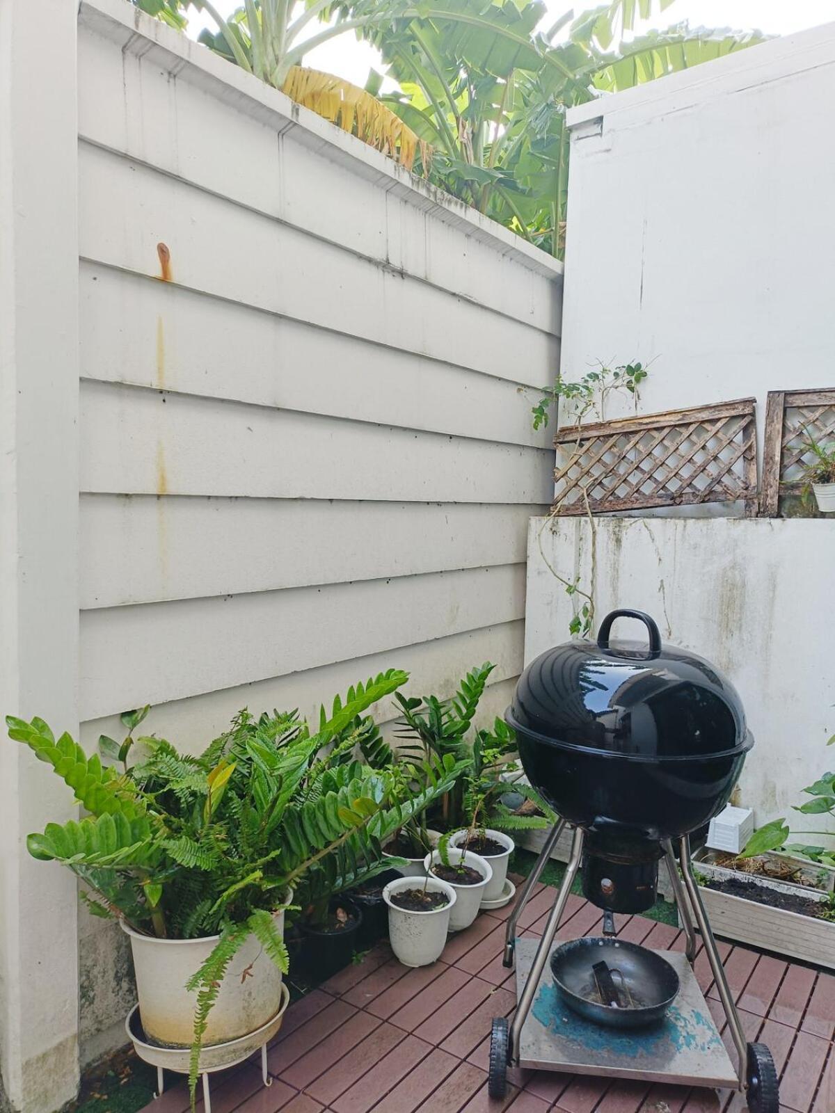 A Cozy 3-Story Townhome Near Bts & Lovely Estuary Ban Khlong Ta Khet Dış mekan fotoğraf